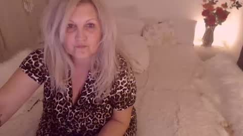 Snapshot of lexxa_blond chatting on February 17, 2026, 10:27 pm Hannah online show from February 17, 2026, 10:27 pm