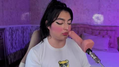 LEXY online show from December 22, 2025, 3:42 pm