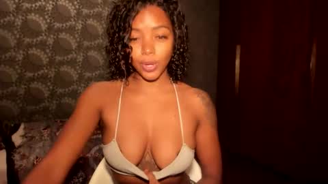 LEXY - Independent account online show from October 8, 2025, 9:01 pm