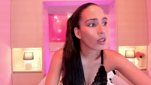 L I A  online show from September 26, 2025, 4:05 am