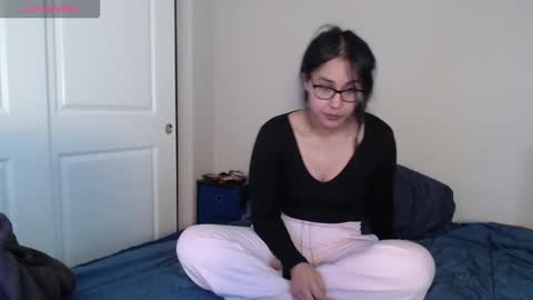 Snapshot of lexyvalentine chatting on March 18, 2026, 10:35 pm Mai online show from March 18, 2026, 10:35 pm