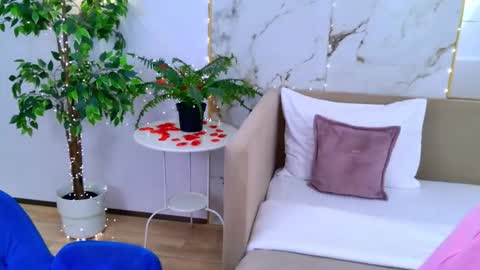 Snapshot of leyaatwood chatting on February 14, 2026, 5:26 am leyaatwood online show from February 14, 2026, 5:26 am