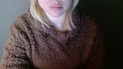 Leyla online show from February 20, 2026, 6:48 am