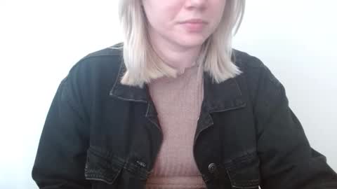 Leyla online show from April 3, 2026, 5:38 am