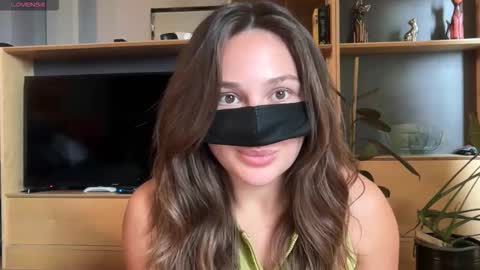 Leyla online show from October 5, 2025, 5:28 am