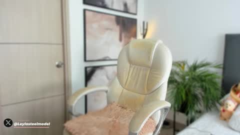 Snapshot of leyla_steel chatting on September 19, 2025, 8:53 pm INSTA leylasteel model online show from September 19, 2025, 8:53 pm