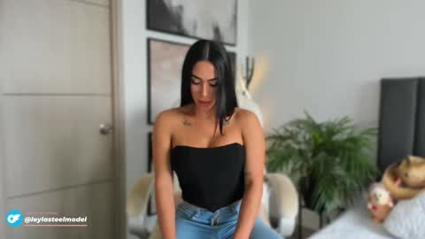 Snapshot of leyla_steel chatting on October 4, 2025, 2:37 pm INSTA leylasteel model online show from October 4, 2025, 2:37 pm
