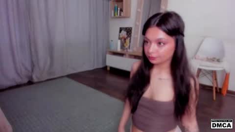 Leyla online show from November 17, 2025, 9:48 am