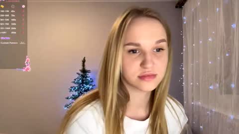 Mia online show from December 15, 2025, 3:16 pm