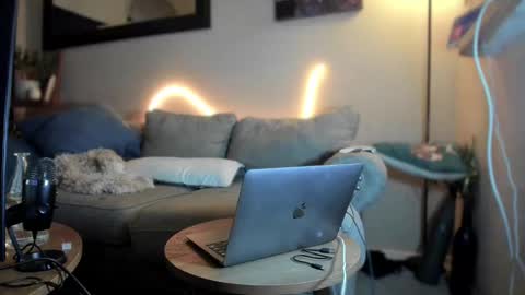 Hornystonerchick online show from December 24, 2024, 12:44 am