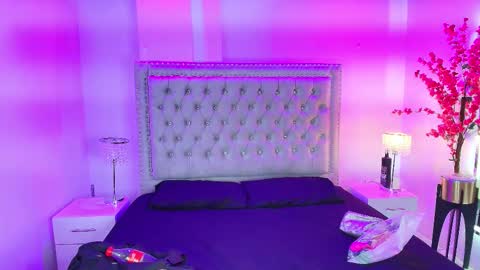 Lia  online show from September 17, 2025, 3:19 am