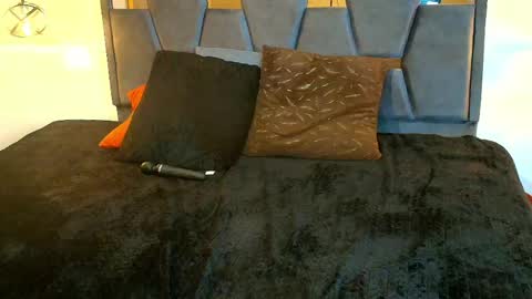  LIA  online show from April 18, 2026, 7:58 pm