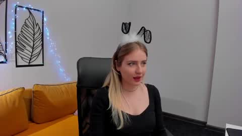 Snapshot of lia_candy_ chatting on April 18, 2026, 1:42 am Lia online show from April 18, 2026, 1:42 am