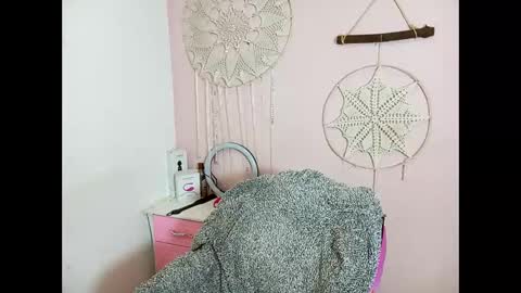 Lia online show from December 2, 2024, 9:35 am