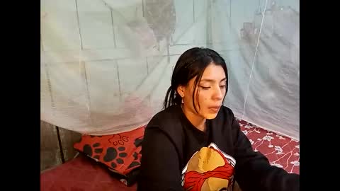 Lia online show from January 5, 2025, 11:44 pm