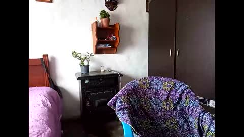 Lia online show from February 6, 2025, 7:40 pm