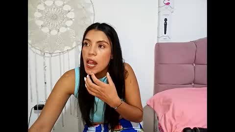 Lia online show from November 13, 2025, 5:12 pm