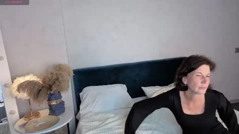 lia_reyn online show from June 25, 2026, 11:59 am