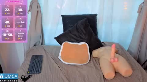 lia summer1 online show from November 12, 2025, 7:13 pm