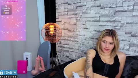 lia summer1 online show from November 27, 2025, 9:17 pm