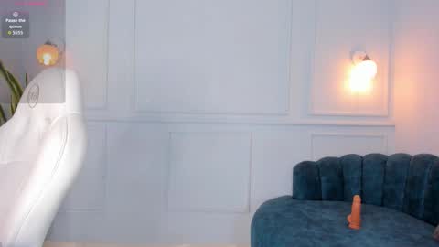 LIA  online show from November 8, 2025, 3:45 pm