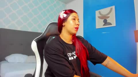 lia_violetta online show from December 15, 2025, 7:29 pm