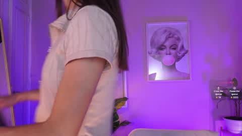 Snapshot of liaaa___ chatting on April 1, 2026, 1:41 pm Lia online show from April 1, 2026, 1:41 pm