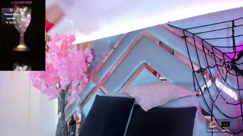 Liaa online show from November 3, 2025, 2:35 am