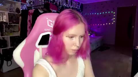 Lia online show from June 23, 2026, 1:53 pm
