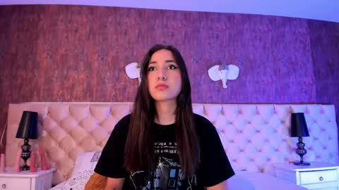 liaa turner  online show from September 21, 2025, 9:16 pm