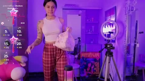 Lia Butera online show from April 7, 2026, 10:42 pm