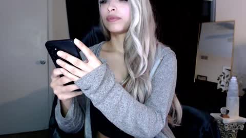 Lia Divina online show from March 12, 2025, 7:35 am