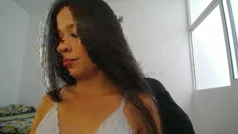Lia online show from January 8, 2025, 4:00 pm