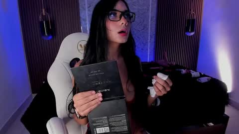 Liah online show from April 18, 2026, 11:58 am