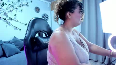 Liah scott  online show from May 12, 2026, 3:58 am