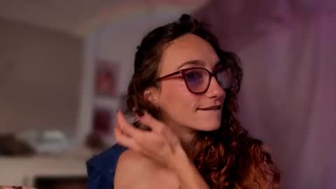 Snapshot of liahilton_ chatting on July 10, 2026, 2:41 pm lh6 9c online show from July 10, 2026, 2:41 pm
