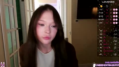 lialilia online show from October 16, 2025, 2:51 pm