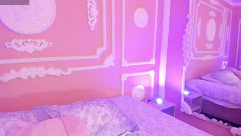 Lia lovet online show from April 8, 2026, 7:58 pm