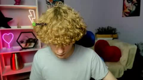 Liam online show from March 8, 2025, 1:36 pm