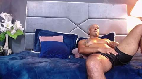 Liam online show from October 22, 2025, 7:46 pm