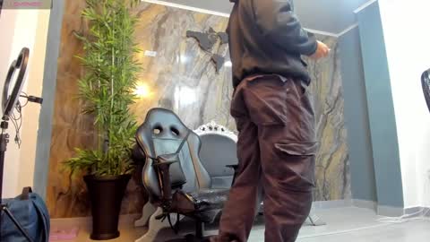 Snapshot of liam_kleiin chatting on February 17, 2025, 11:34 am LIAM KLEIN online show from February 17, 2025, 11:34 am