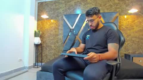 Snapshot of liam_kleiin chatting on September 10, 2025, 11:10 am LIAM KLEIN online show from September 10, 2025, 11:10 am