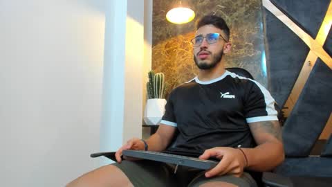 Snapshot of liam_kleiin chatting on September 16, 2025, 11:11 am LIAM KLEIN online show from September 16, 2025, 11:11 am