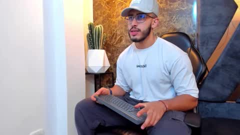 Snapshot of liam_kleiin chatting on September 21, 2025, 3:24 pm LIAM KLEIN online show from September 21, 2025, 3:24 pm