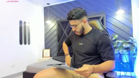 Snapshot of liam_kleiin chatting on September 30, 2025, 11:15 am LIAM KLEIN online show from September 30, 2025, 11:15 am