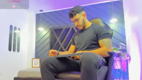 Snapshot of liam_kleiin chatting on October 8, 2025, 11:19 am LIAM KLEIN online show from October 8, 2025, 11:19 am