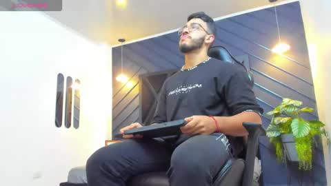 Snapshot of liam_kleiin chatting on October 15, 2025, 11:10 am LIAM KLEIN online show from October 15, 2025, 11:10 am