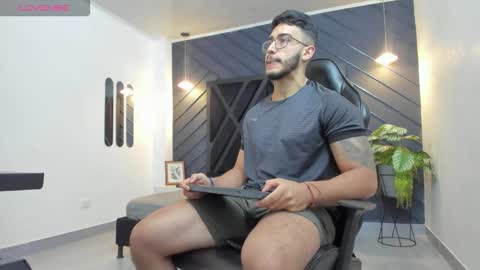 Snapshot of liam_kleiin chatting on October 18, 2025, 11:11 am LIAM KLEIN online show from October 18, 2025, 11:11 am