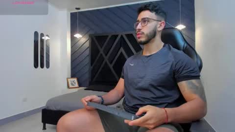 Snapshot of liam_kleiin chatting on October 28, 2025, 11:14 am LIAM KLEIN online show from October 28, 2025, 11:14 am