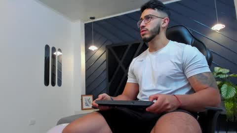 Snapshot of liam_kleiin chatting on November 1, 2025, 11:12 am LIAM KLEIN online show from November 1, 2025, 11:12 am